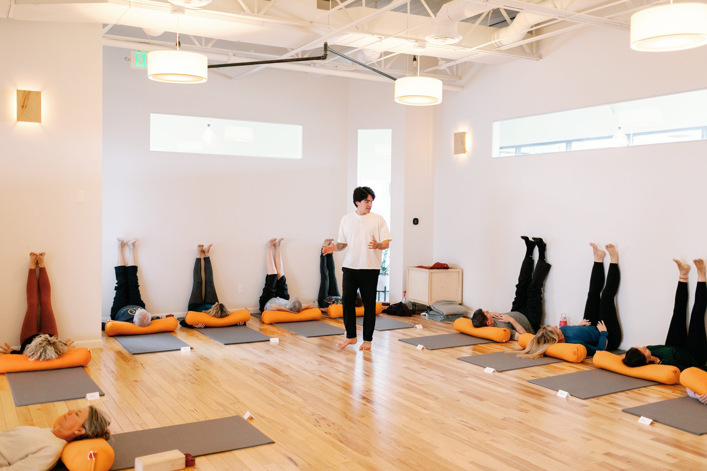 Ravi Kaiut teaching a full class in the South Austin studio